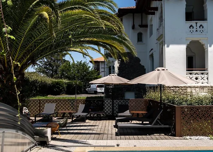Residence Chateau D\'Acotz - Appartements Avec Piscine A 300M Des Plages & Ocean
