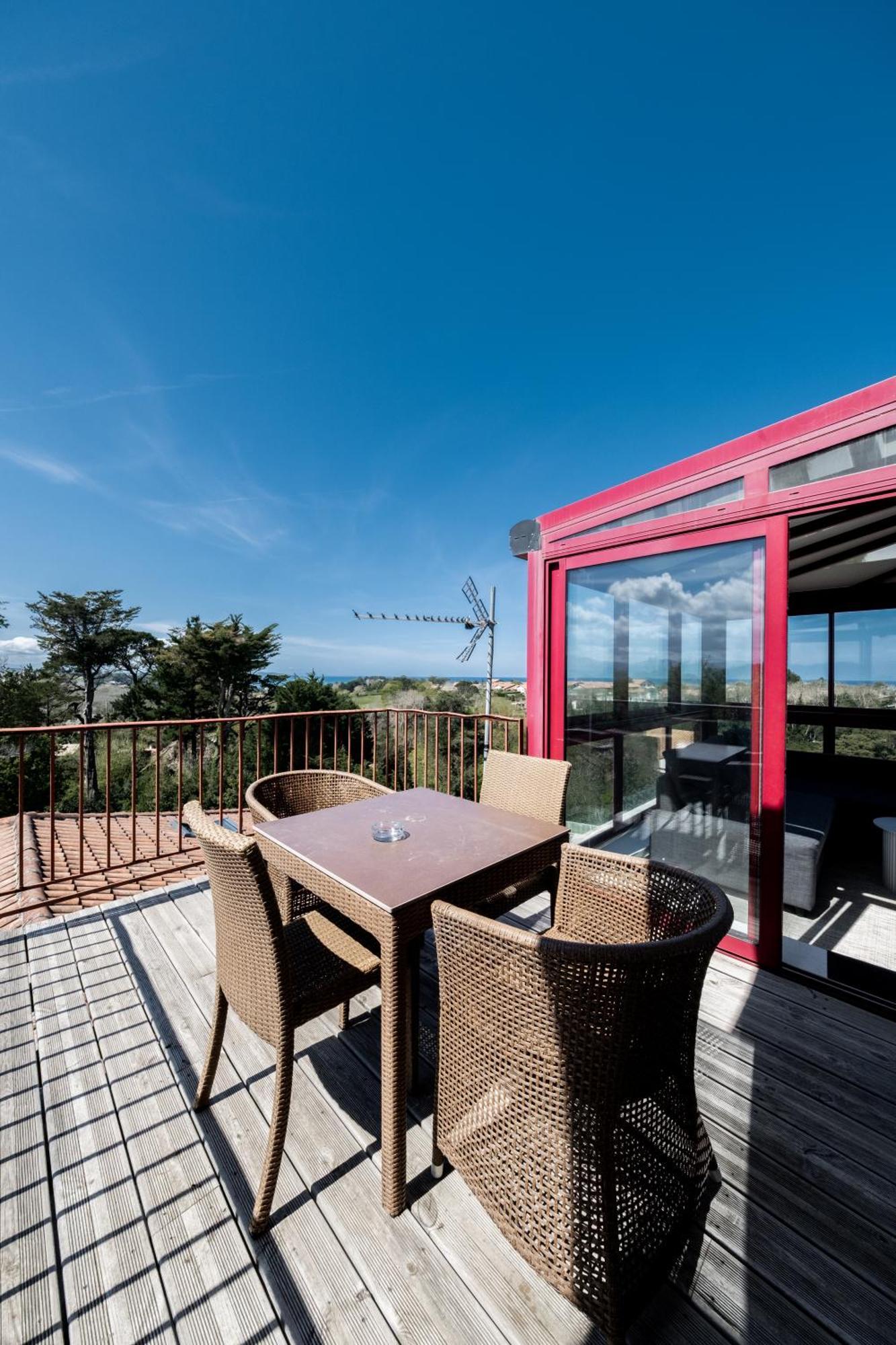 Aparthotel Chateau D'acotz - Avec Piscine A 300m Des Plages & Ocean Saint-Jean-de-Luz